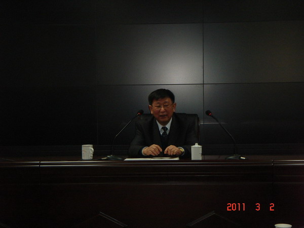 集團董事席華武總經(jīng)理、王重樂副總經(jīng)理，集團書記張正山親臨培訓現(xiàn)場為大家授課